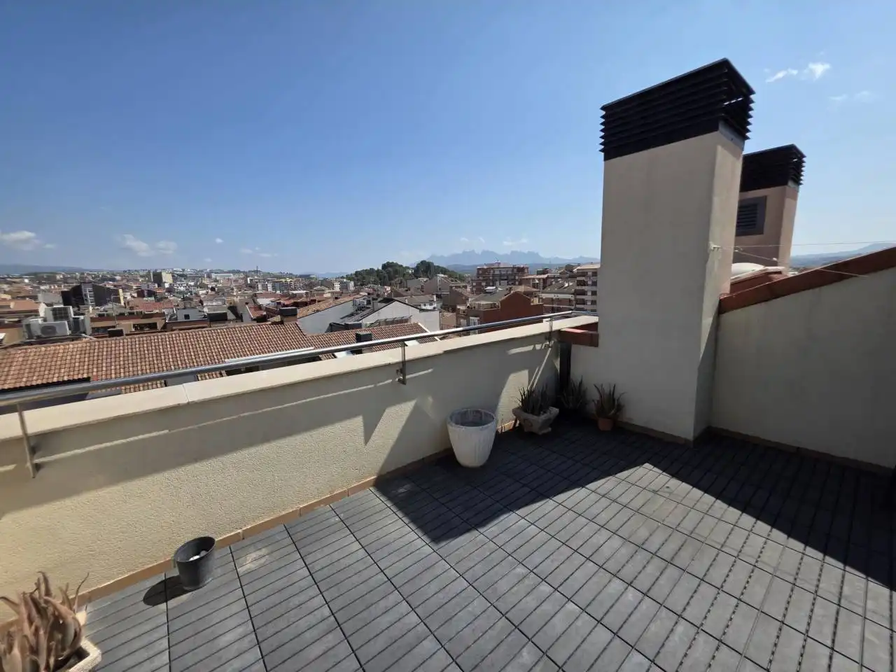 Duplexes for rent in Calle MOSSÈN SERAPI FARRE, Poble Nou