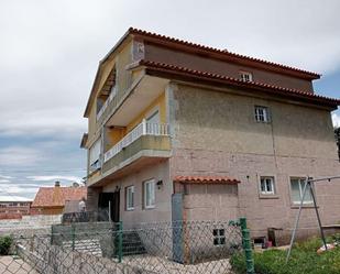 Vista exterior de Planta baixa en venda en Baiona amb Jardí privat