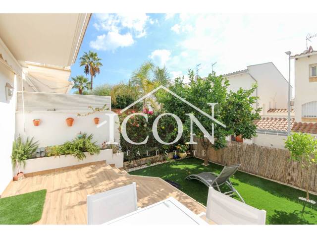 Casa adosada en Venta en Eliseu Meifrén en Ametllers - Poble-Sec