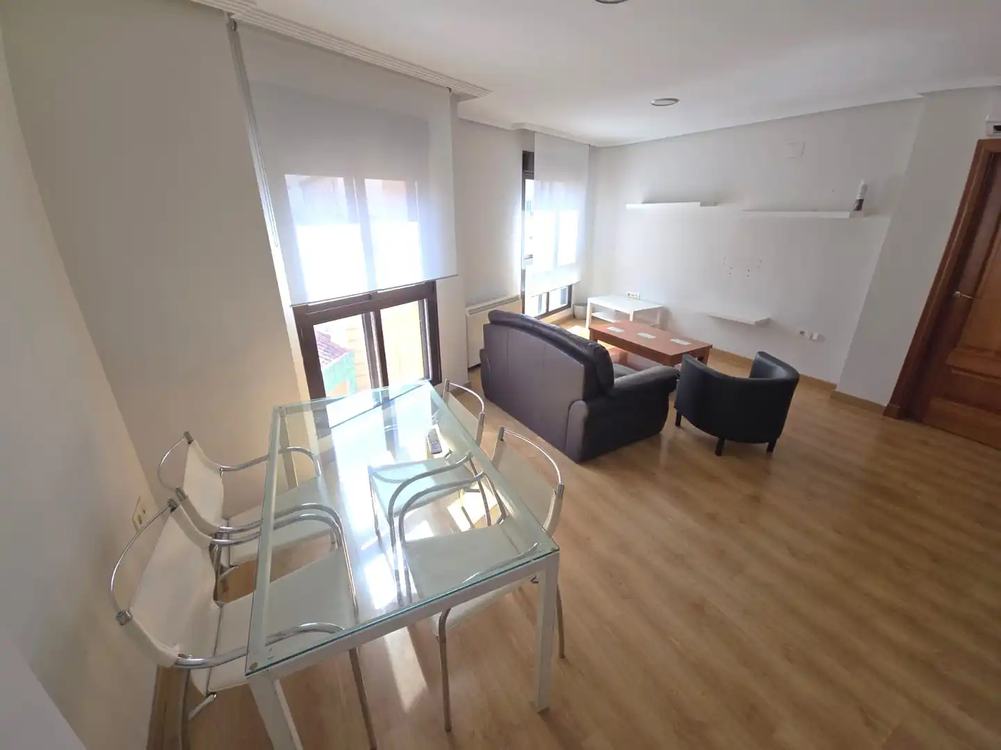 Sala de estar de Apartamento de alquiler en Cáceres con Aire acondicionado, Calefacción y Amueblado