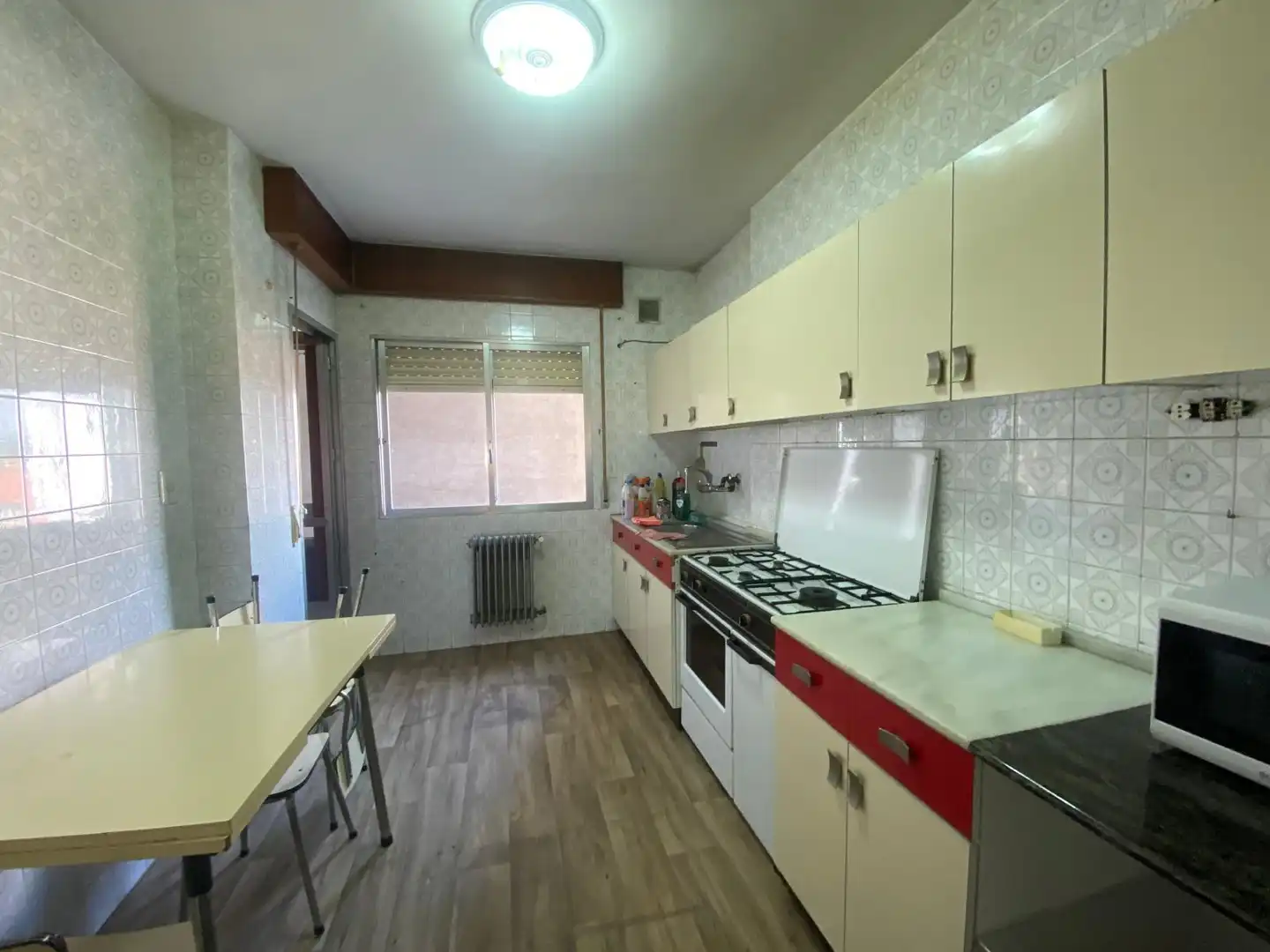 Cuina de Pis en venda en O Carballiño   amb Calefacció, Parquet i Traster