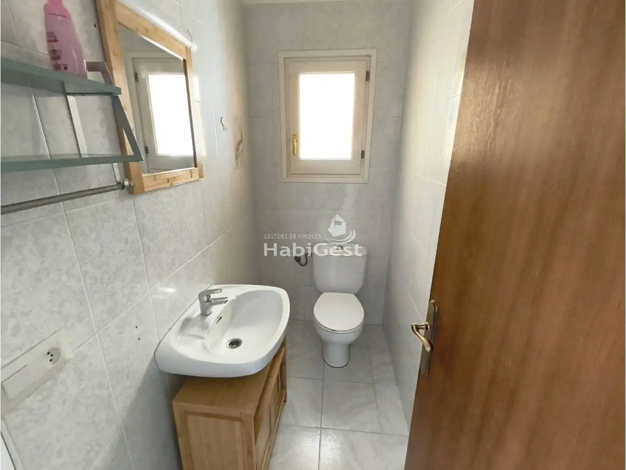 Badezimmer von Haus oder Chalet zum Verkauf in Medinyà mit Heizung und Terrasse