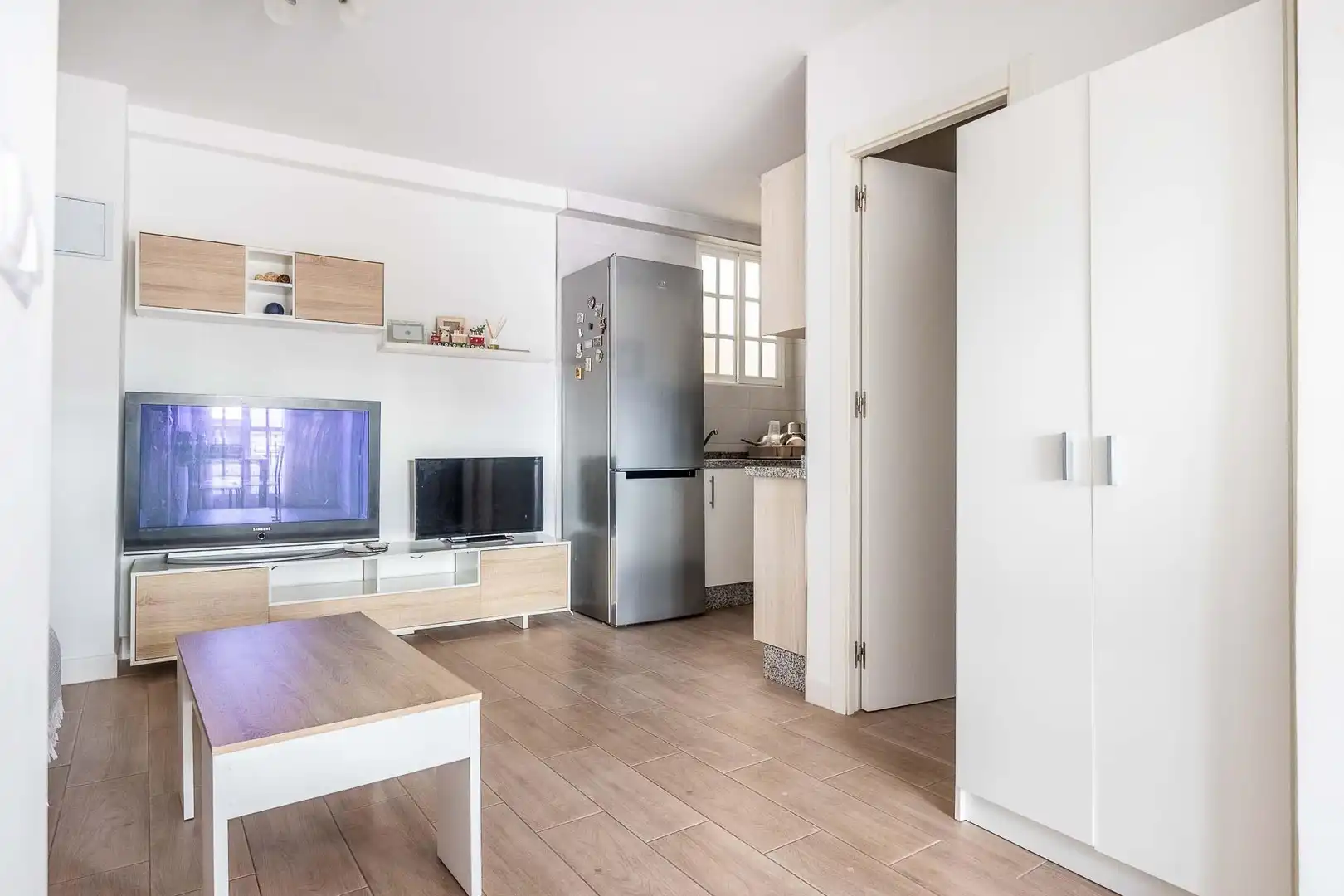 Kitchen of Flat for sale in Sevilla  with Air Conditioner, Terrace and Storage room
