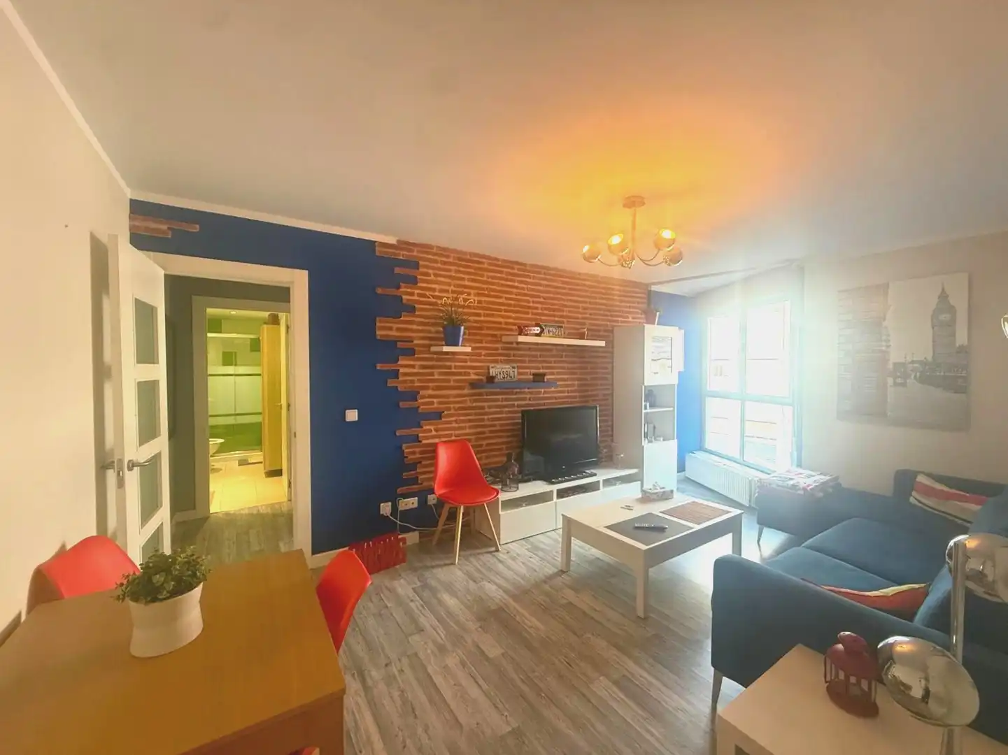 Living room of Flat for sale in Oviedo   with Storage room and Furnished