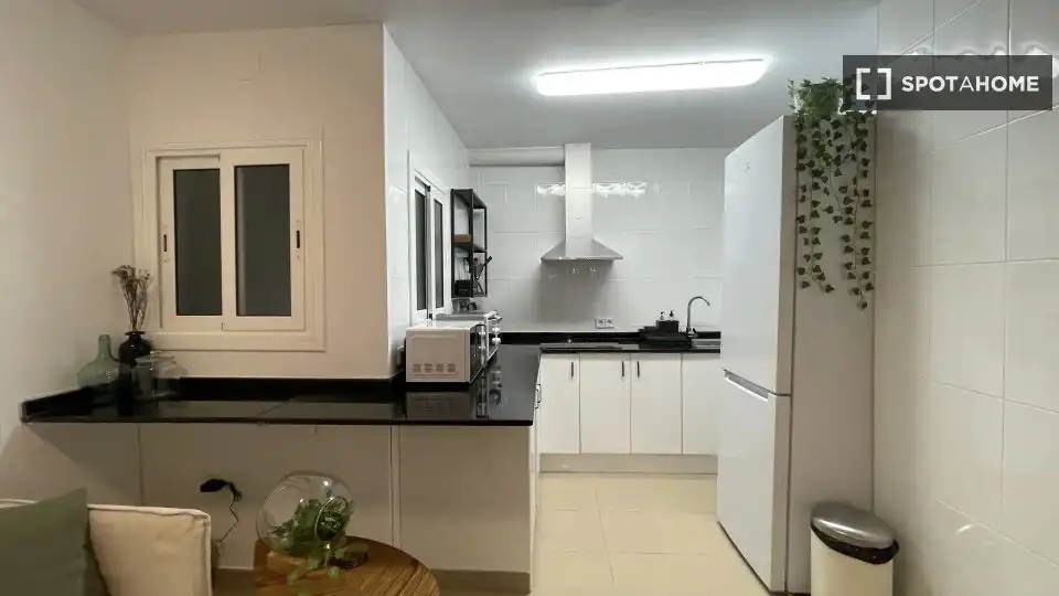 Cocina de Piso para compartir en Cerdanyola del Vallès con Aire acondicionado, Calefacción y Terraza