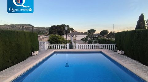 Chalet en venta en Pisnella, 4 dormitorios.