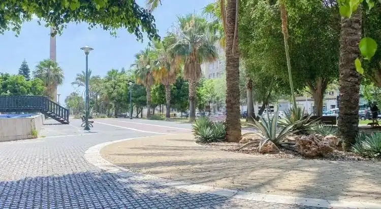 Vista exterior de Piso en venta en Málaga con Aire acondicionado, Parquet y Piscina comunitaria