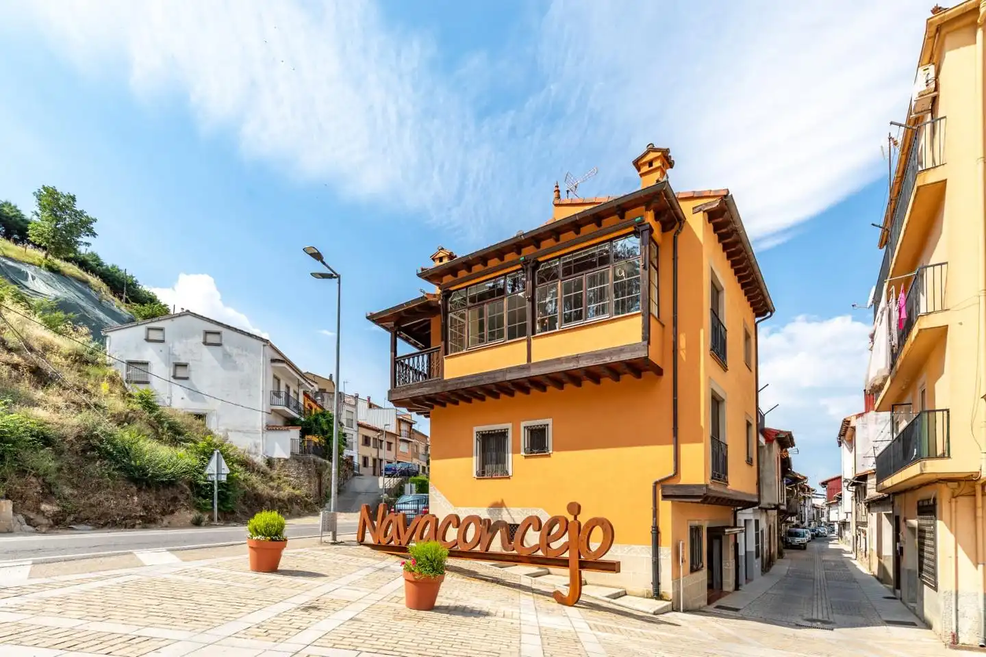 Vista exterior de Casa o xalet en venda en Navaconcejo amb Aire condicionat i Terrassa