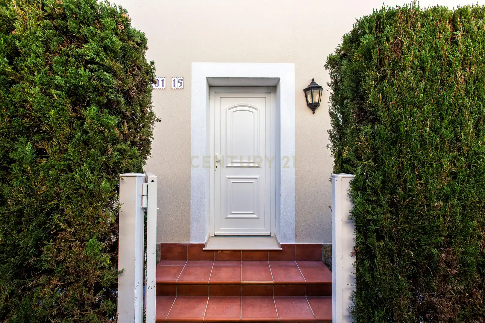 Einfamilien-Reihenhaus zum Verkauf in Oliva mit Klimaanlage, Privatgarten und Ofen