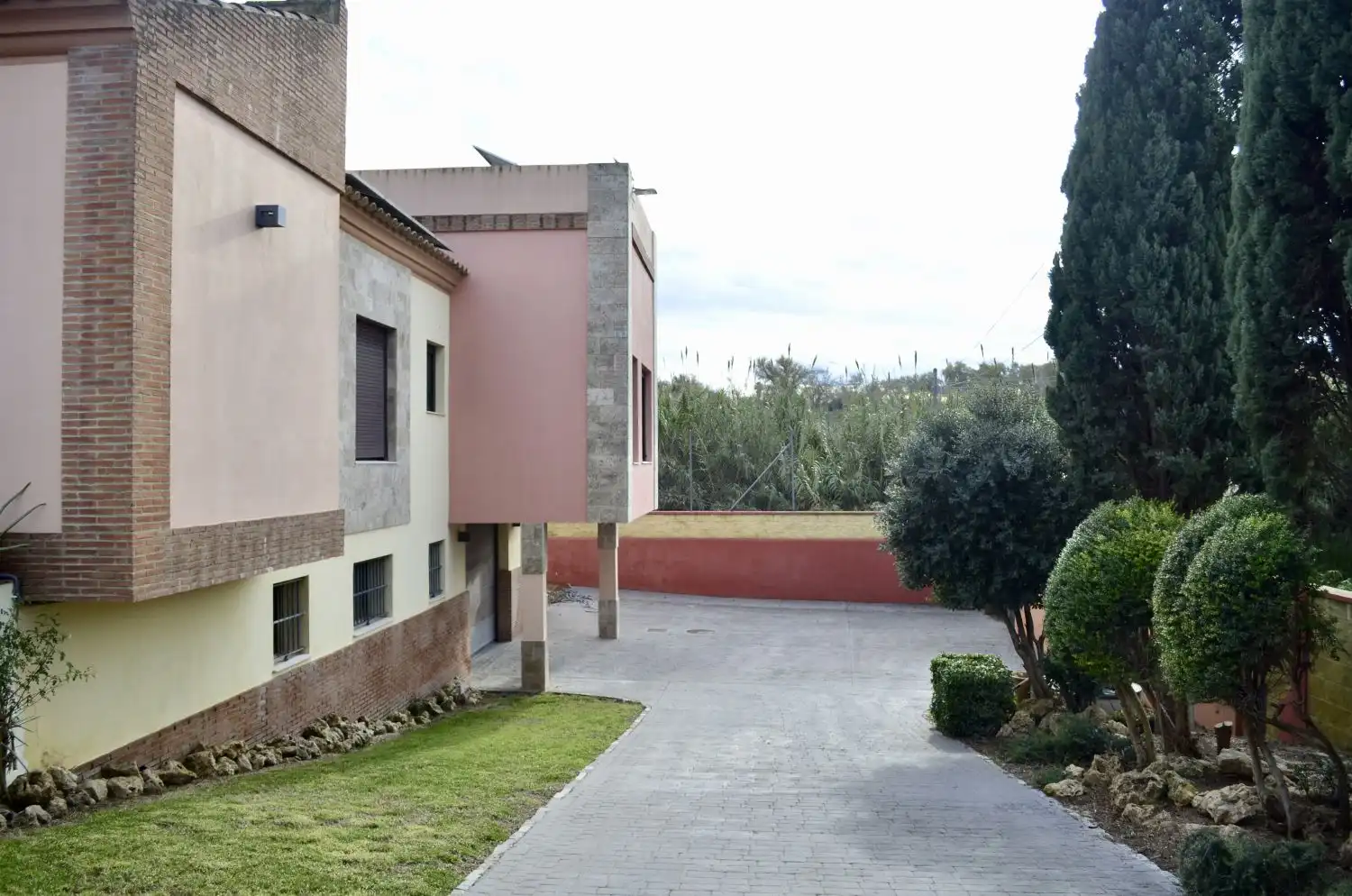 Exterior view of Houses for sale in Arcos de la Frontera  with Terrace