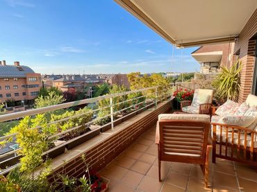Piso con piscina en venta en Avenida de la Oliva