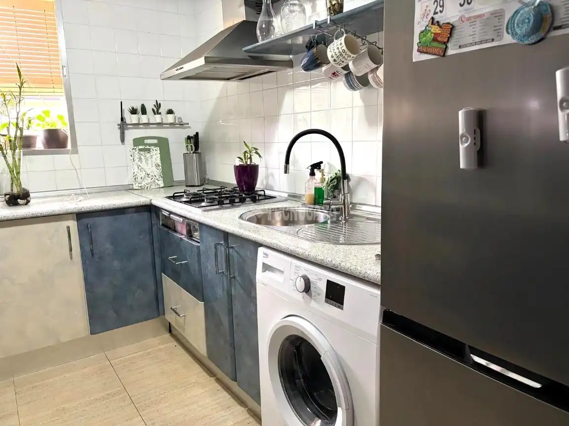 Kitchen of Flat for sale in Sevilla  with Air Conditioner