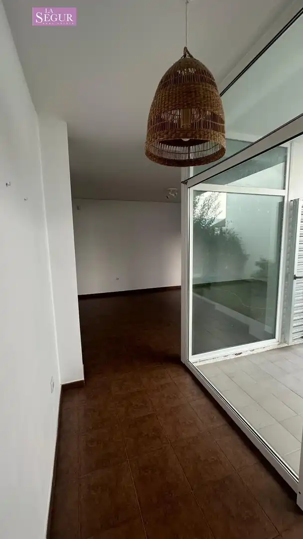 Casa adosada en venda en Conil de la Frontera amb Jardí privat, Terrassa i Piscina comunitària
