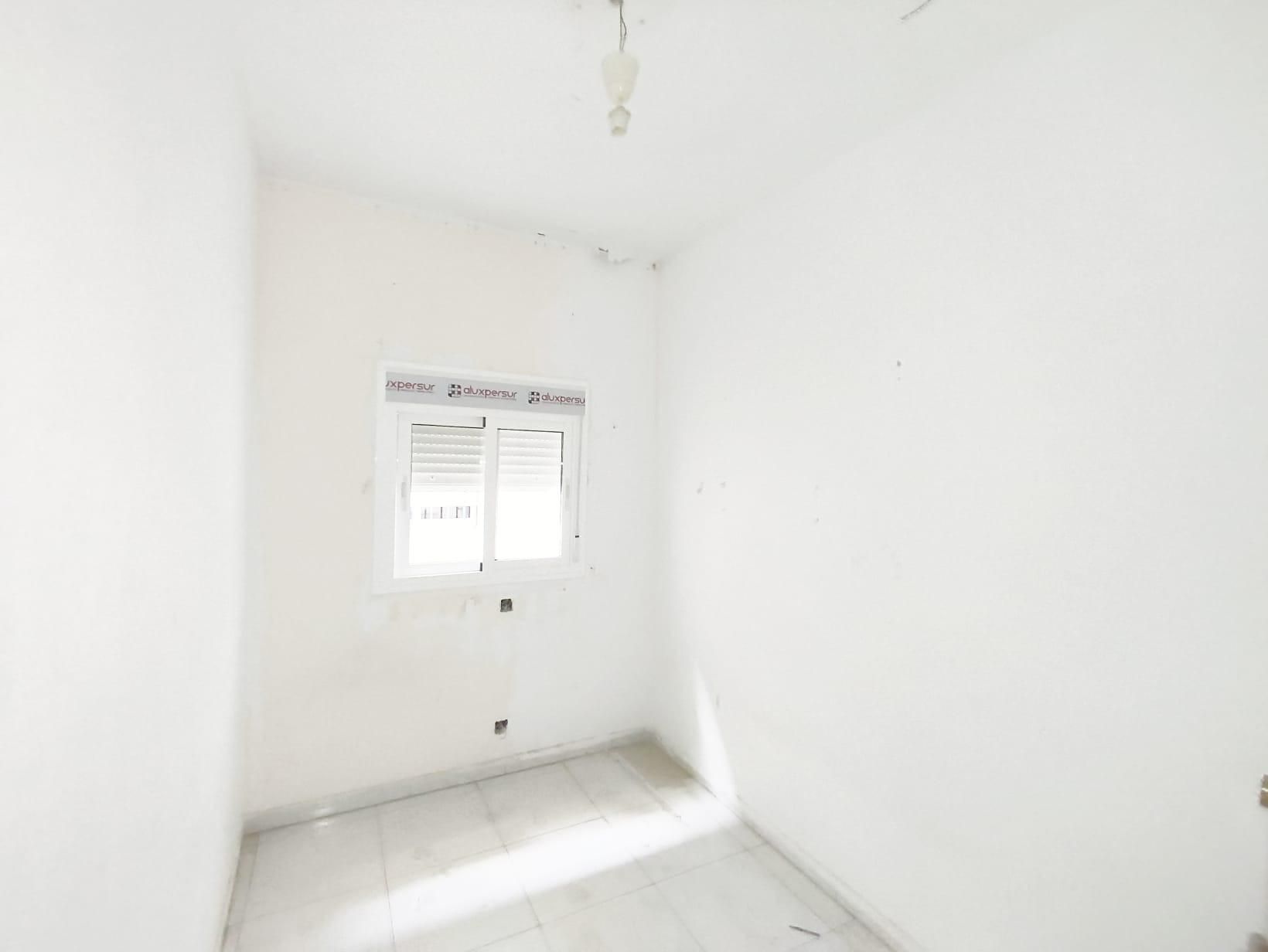 Bedroom of Flat for sale in  Sevilla Capital  with Balcony