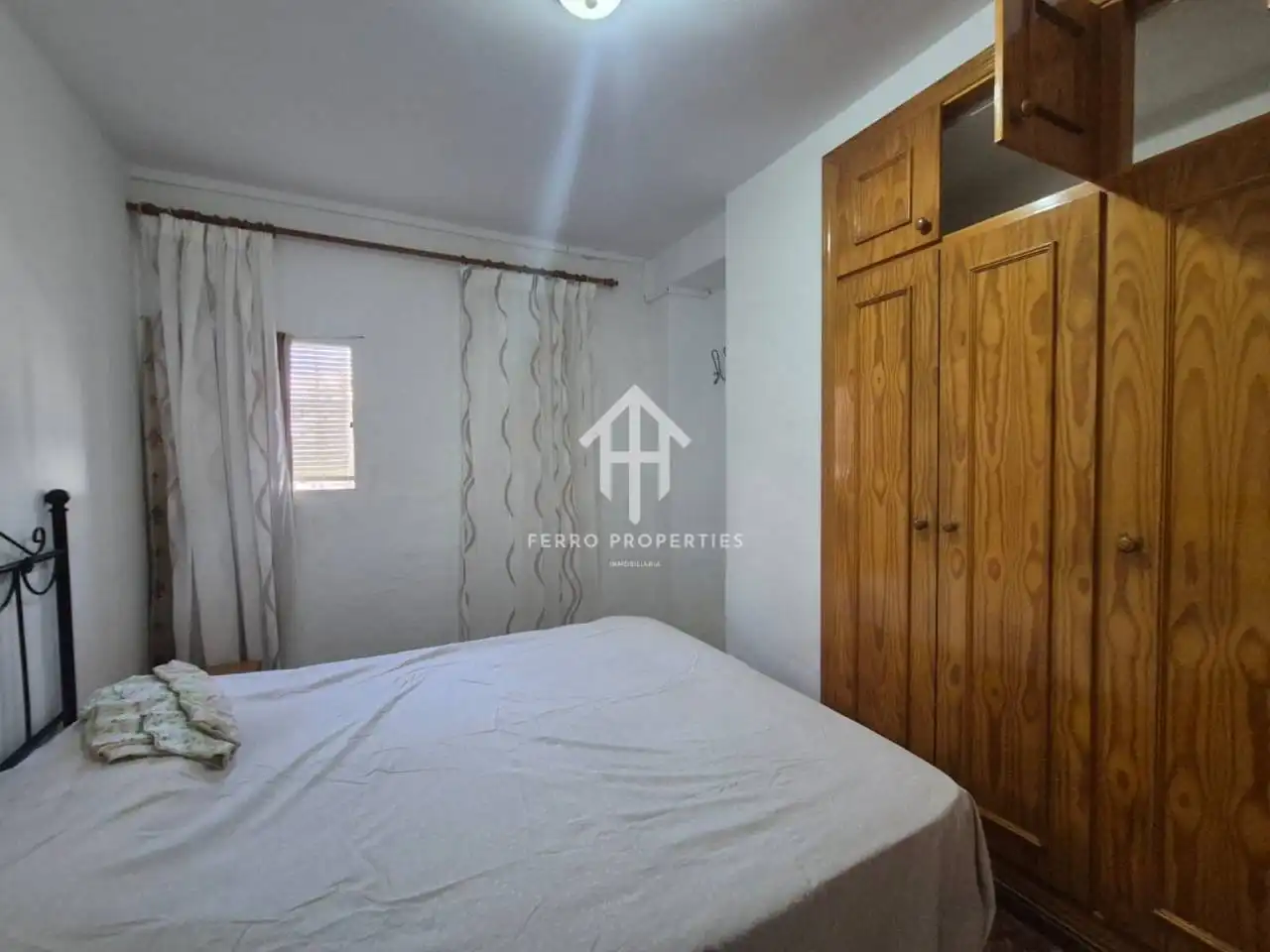 Dormitori de Casa o xalet en venda en Loja amb Terrassa, Piscina i Moblat