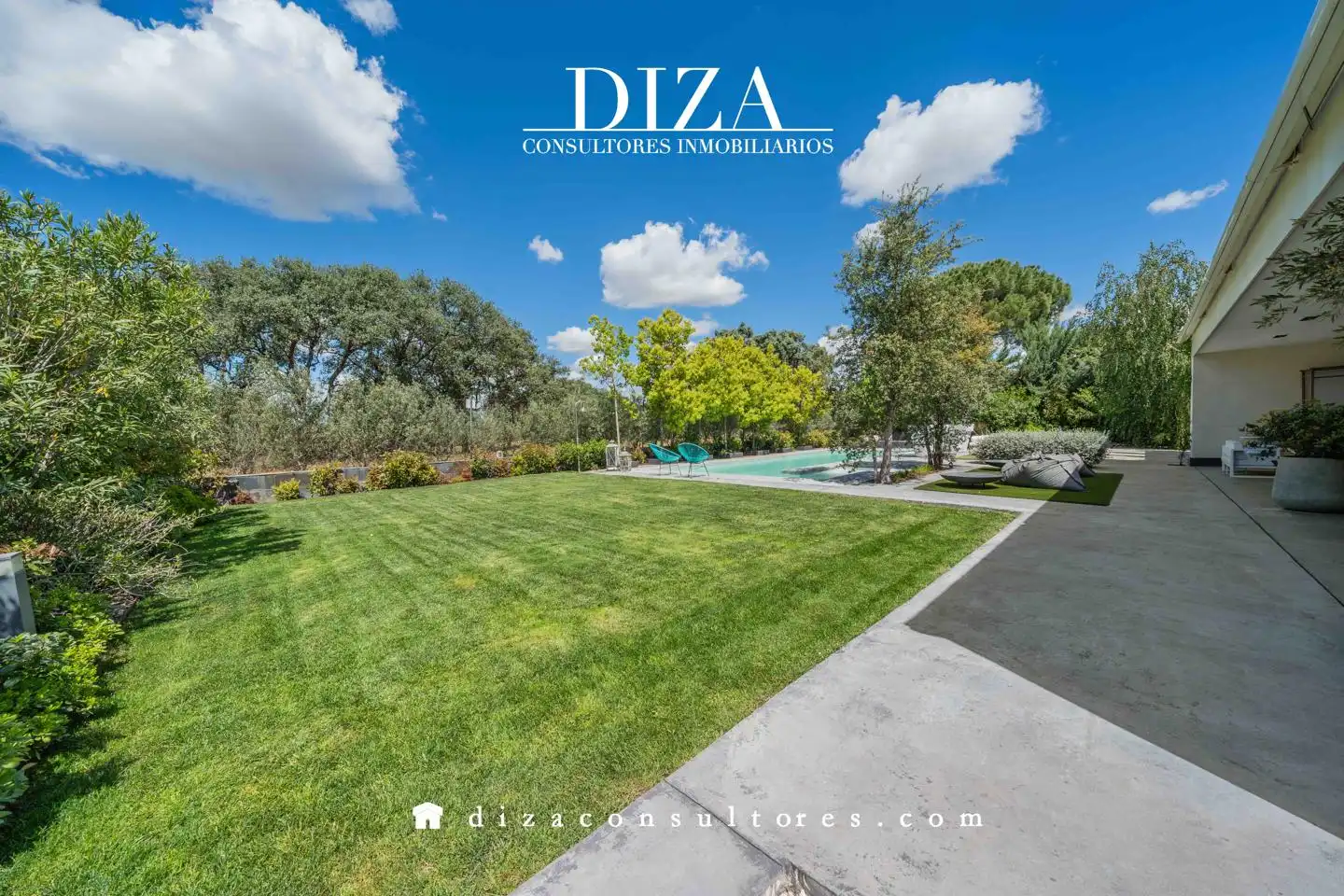 Vista exterior de Casa o chalet en venta en Boadilla del Monte con Aire acondicionado, Calefacción y Jardín privado