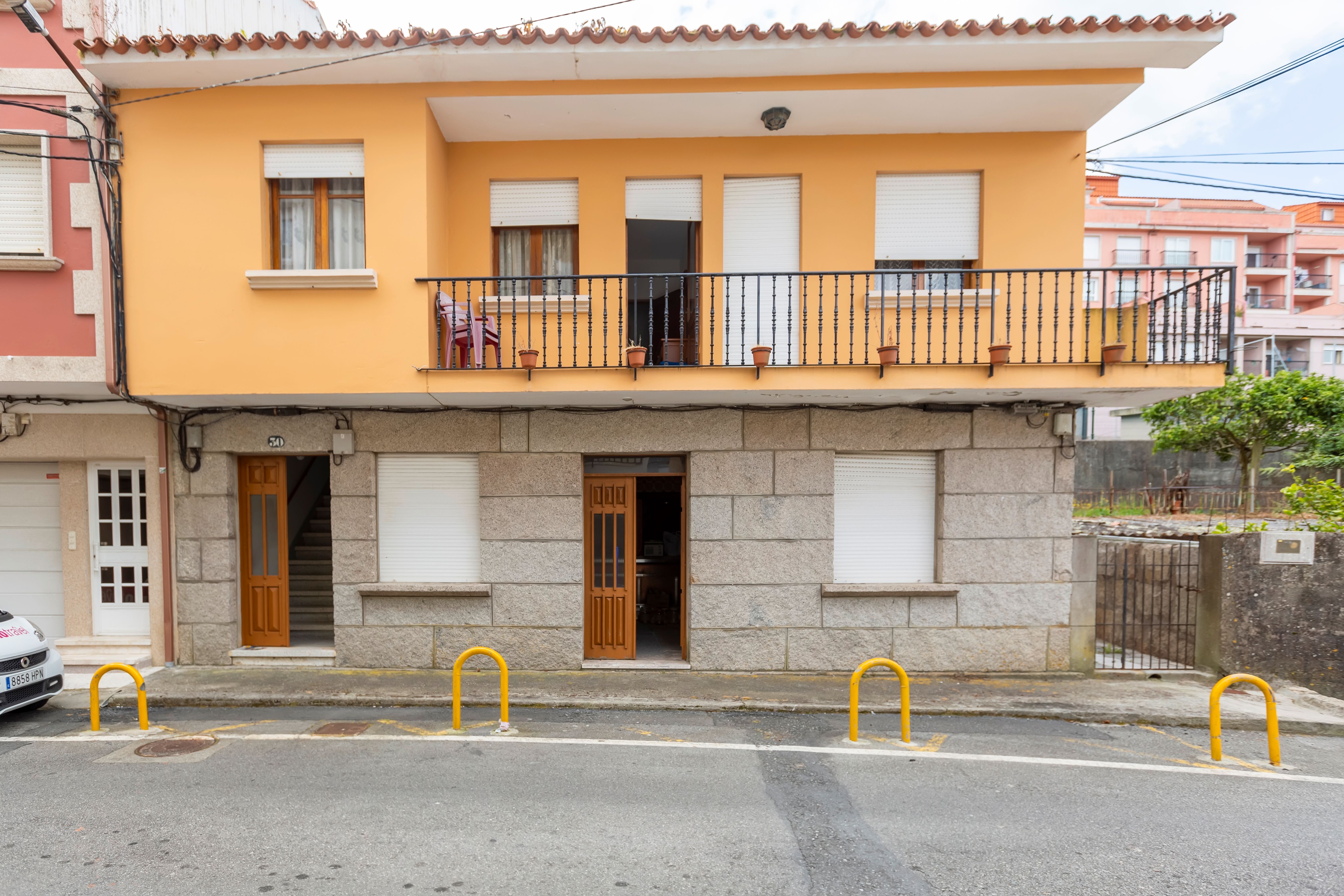Exterior view of Building for sale in Sanxenxo