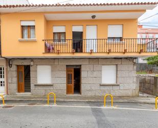 Vista exterior de Edifici en venda en Sanxenxo