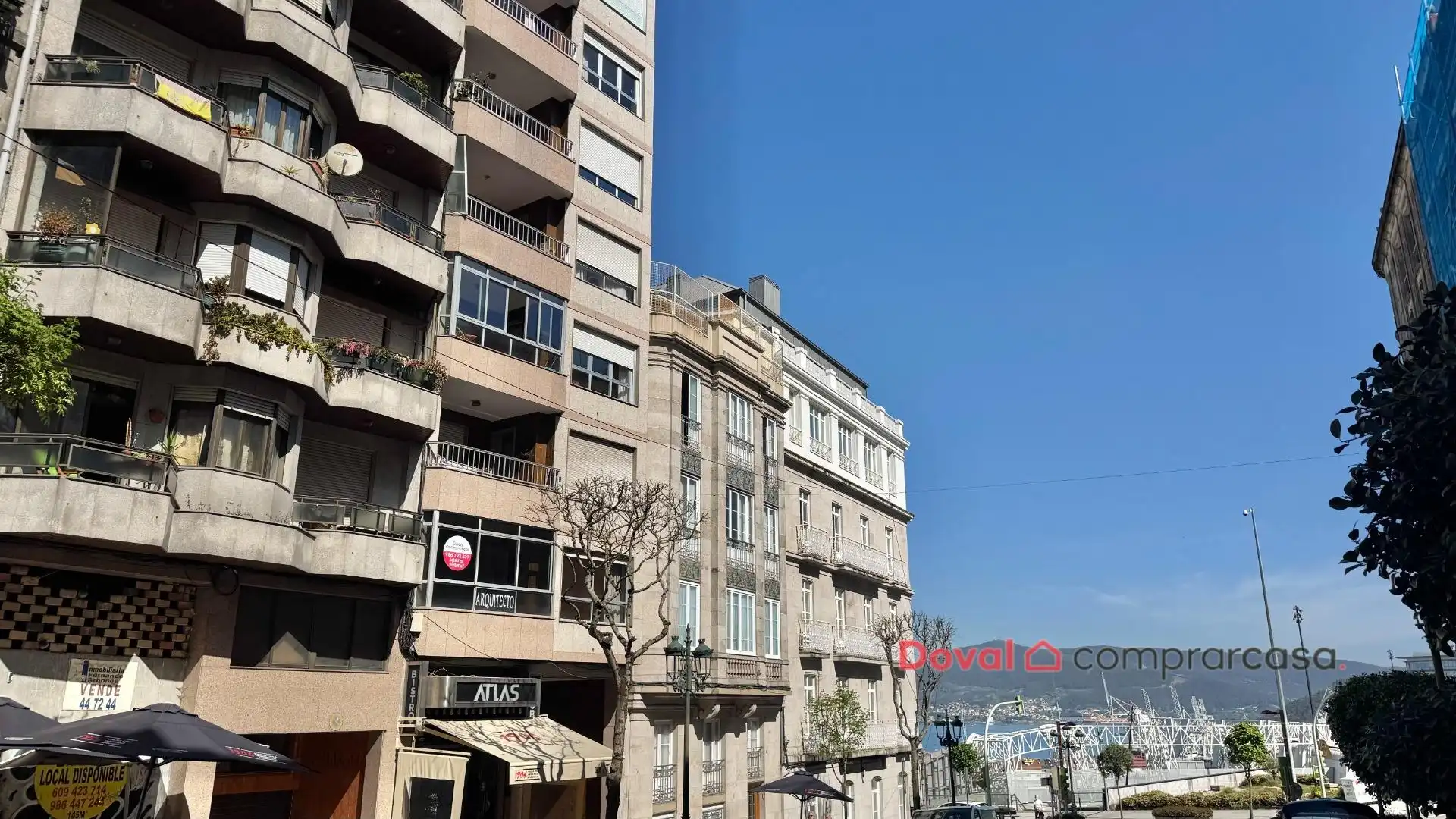 Vista exterior de Piso en venta en Vigo  con Calefacción, Parquet y Terraza