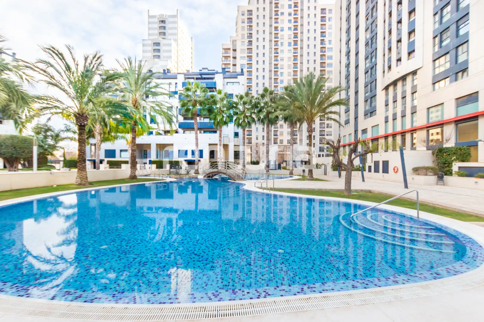Piscina de Apartament de lloguer en Valencia amb Aire condicionat, Calefacció i Piscina