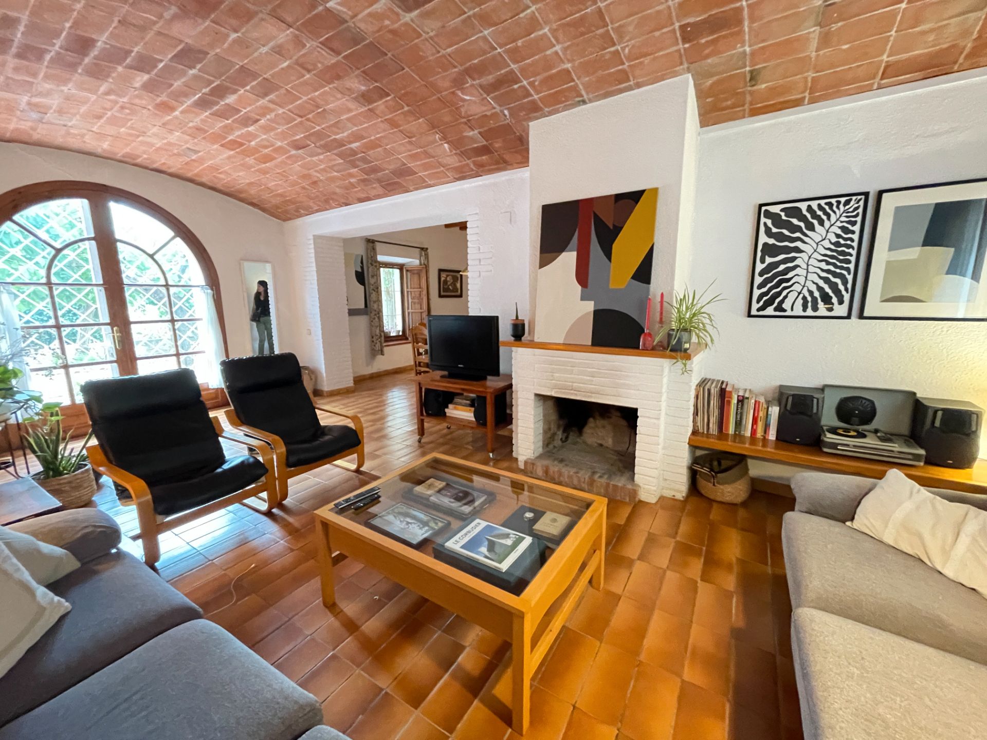 Sala d'estar de Finca rústica en venda en Riudoms amb Jardí privat, Terrassa i Moblat