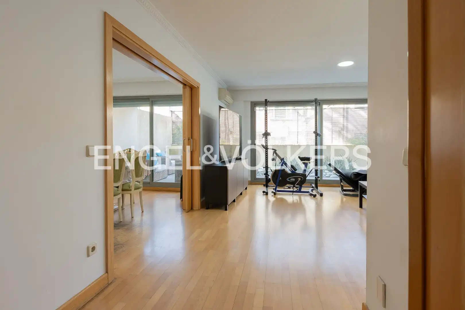 Vista exterior de Casa o xalet en venda en Madrid amb Aire condicionat, Calefacció i Terrassa