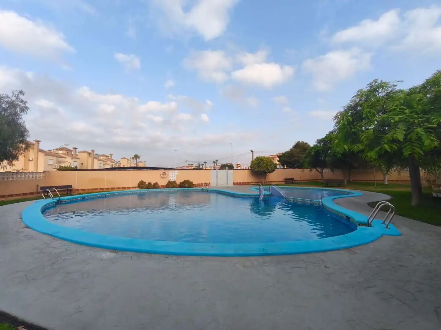 Schwimmbecken von Wohnungen zum Verkauf in Orihuela mit Klimaanlage, Heizung und Terrasse