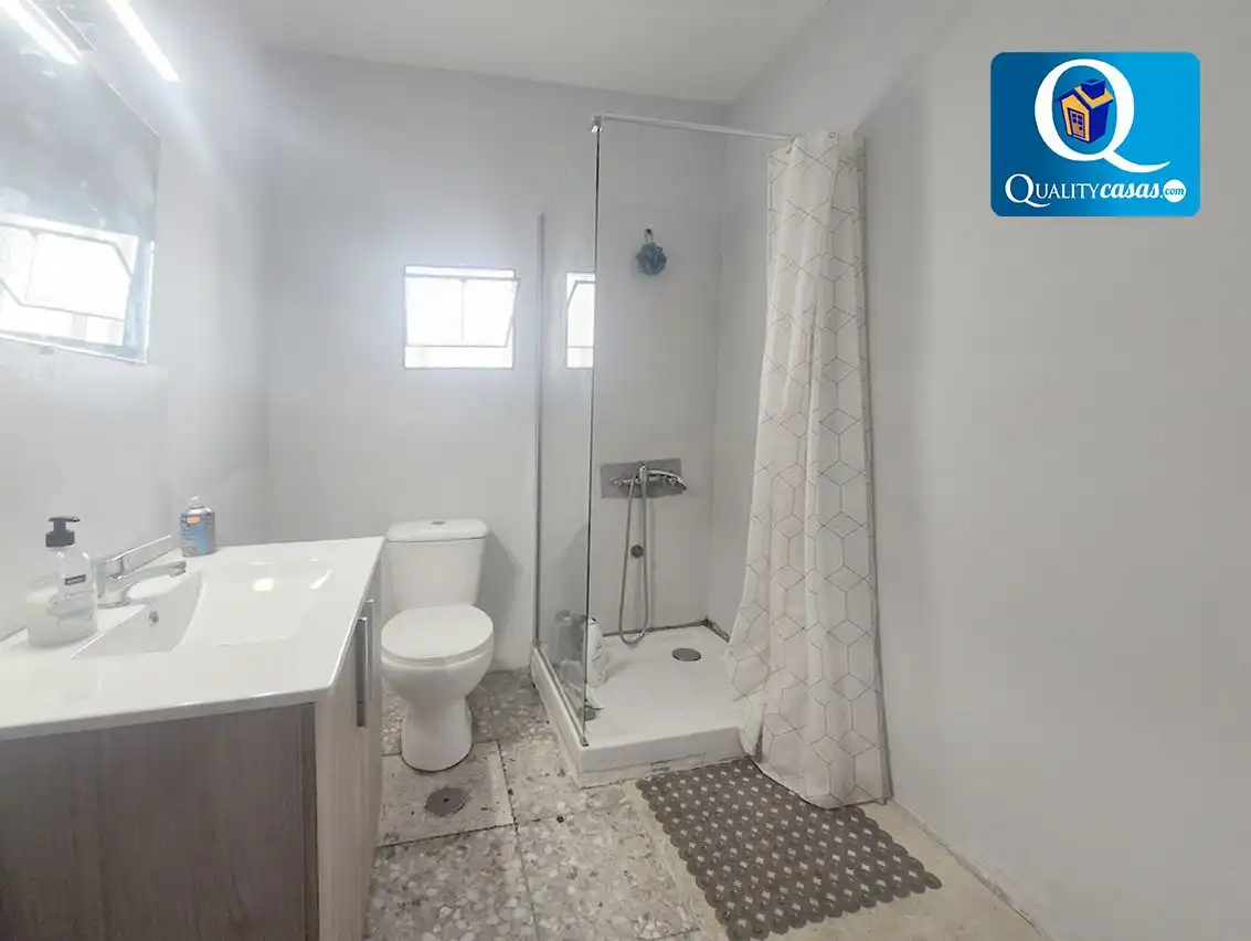 Bathroom of Flat for sale in Villajoyosa / La Vila Joiosa  with Air Conditioner and Terrace