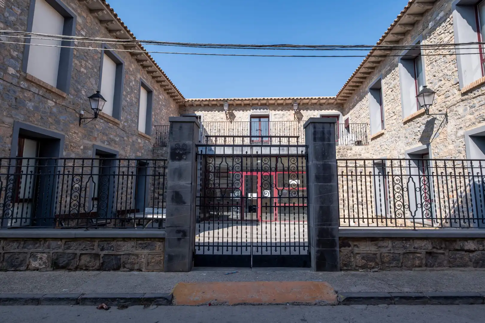Exterior view of Houses for sale in Calatorao  with Air Conditioner, Terrace and Balcony