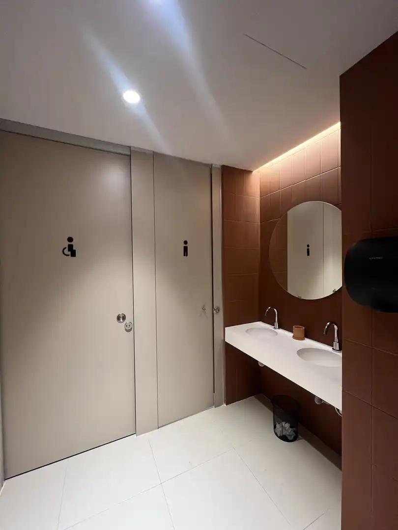 Baño de Oficina de alquiler en Valencia
