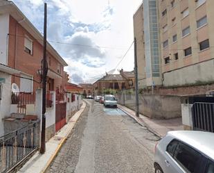 Vista exterior de Casa adosada en venda en Aldea del Fresno amb Calefacció, Traster i Alarma