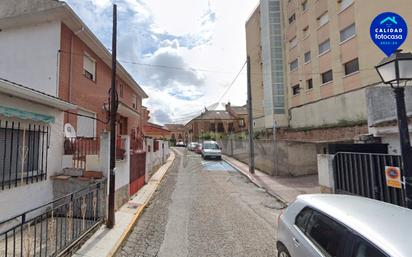 Vista exterior de Casa adosada en venda en Aldea del Fresno amb Calefacció, Traster i Alarma