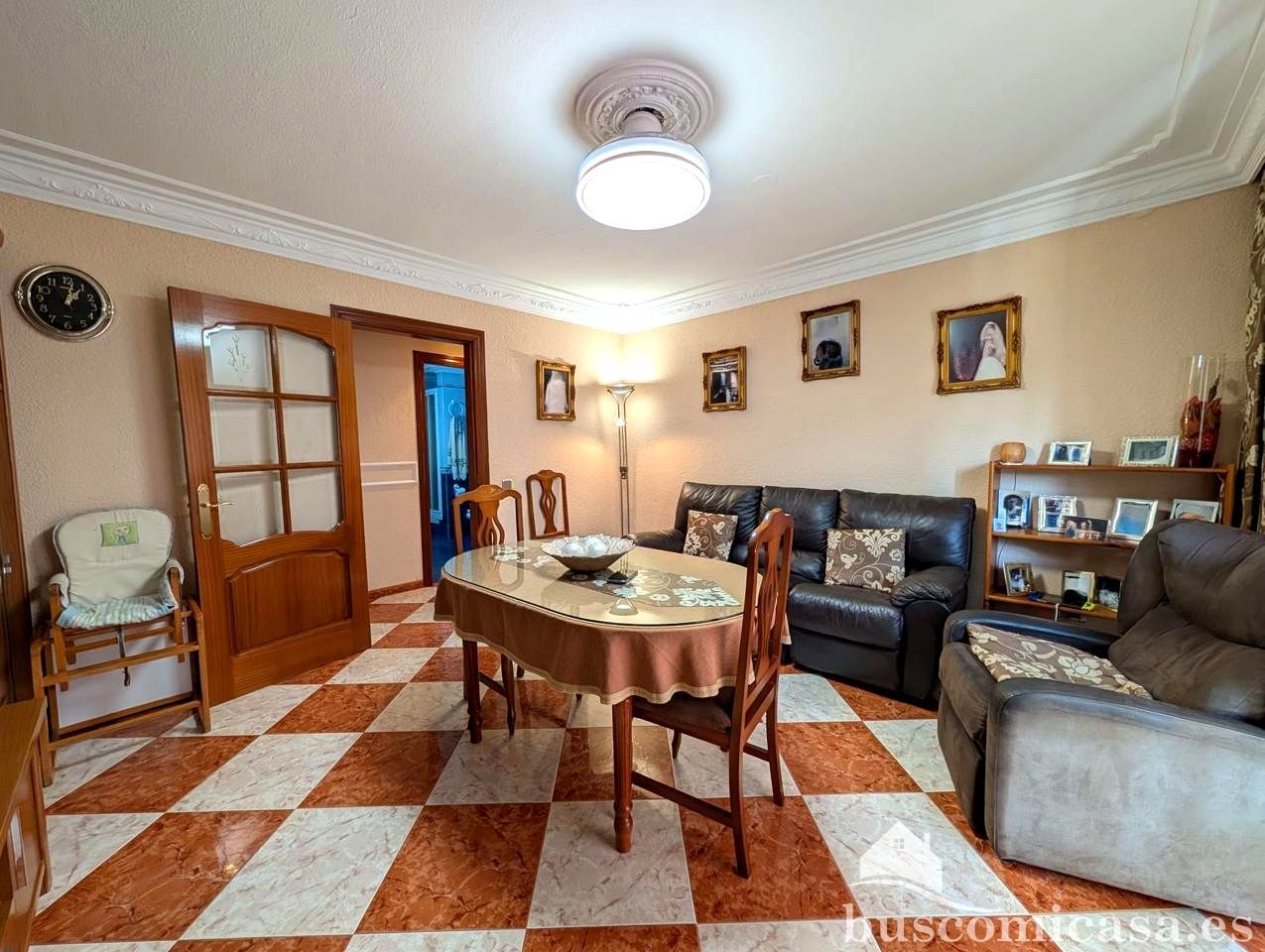 Sala d'estar de Pis de lloguer en Linares amb Aire condicionat i Moblat