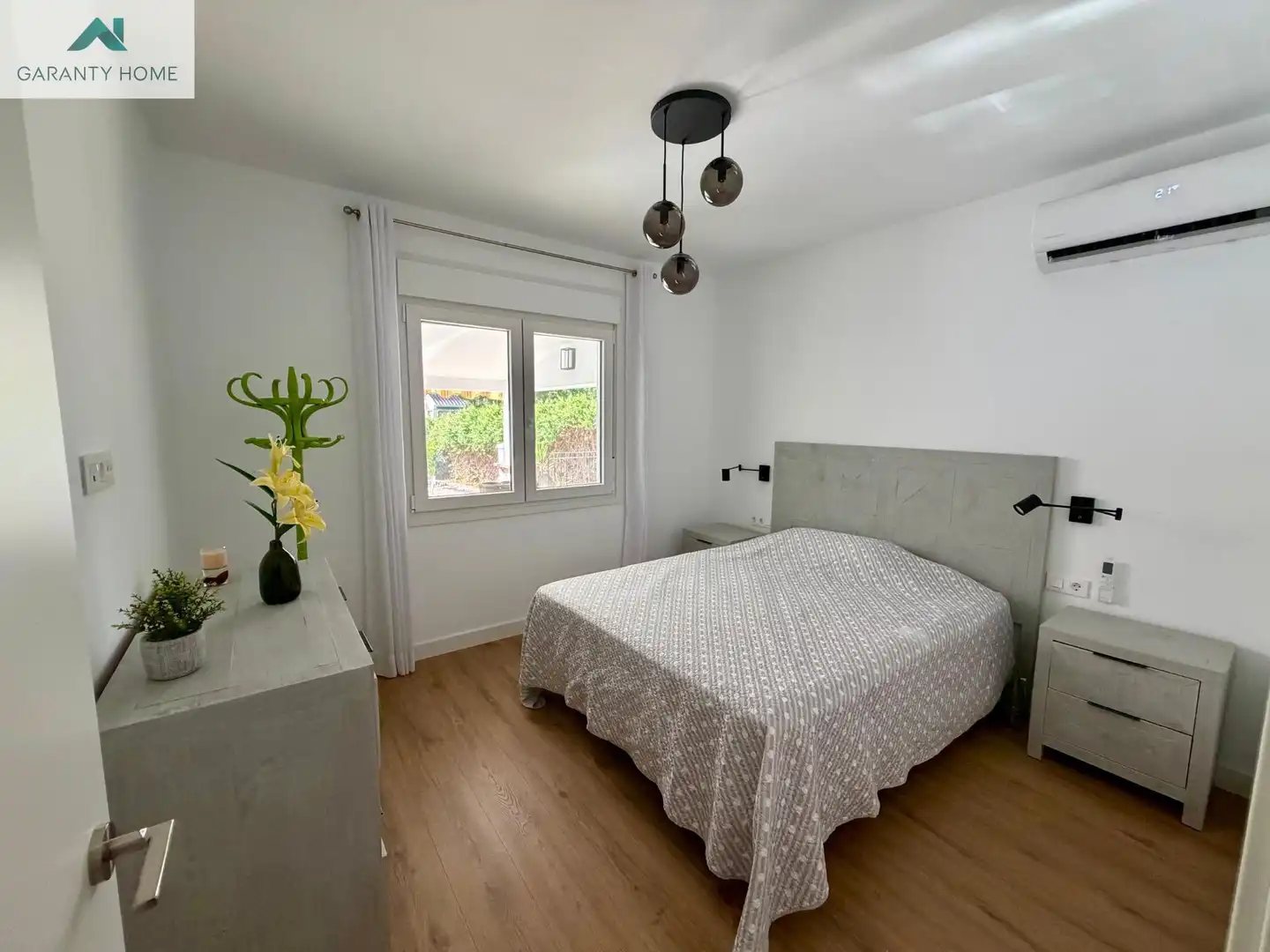Dormitori de Casa o xalet en venda en Alcaucín amb Aire condicionat, Jardí privat i Terrassa