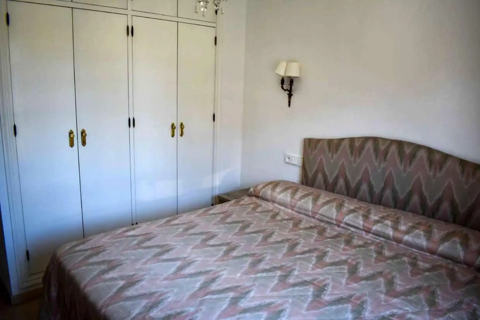 Habitación de Piso de alquiler en Huelva con Aire acondicionado y Amueblado