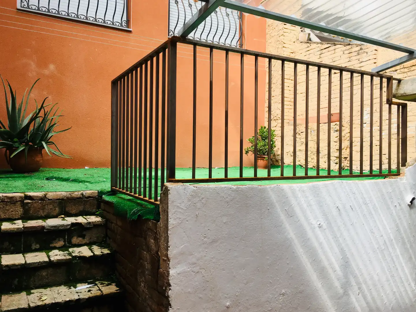Terraza de Piso en venta en Corbera de Llobregat con Calefacción, Parquet y Trastero