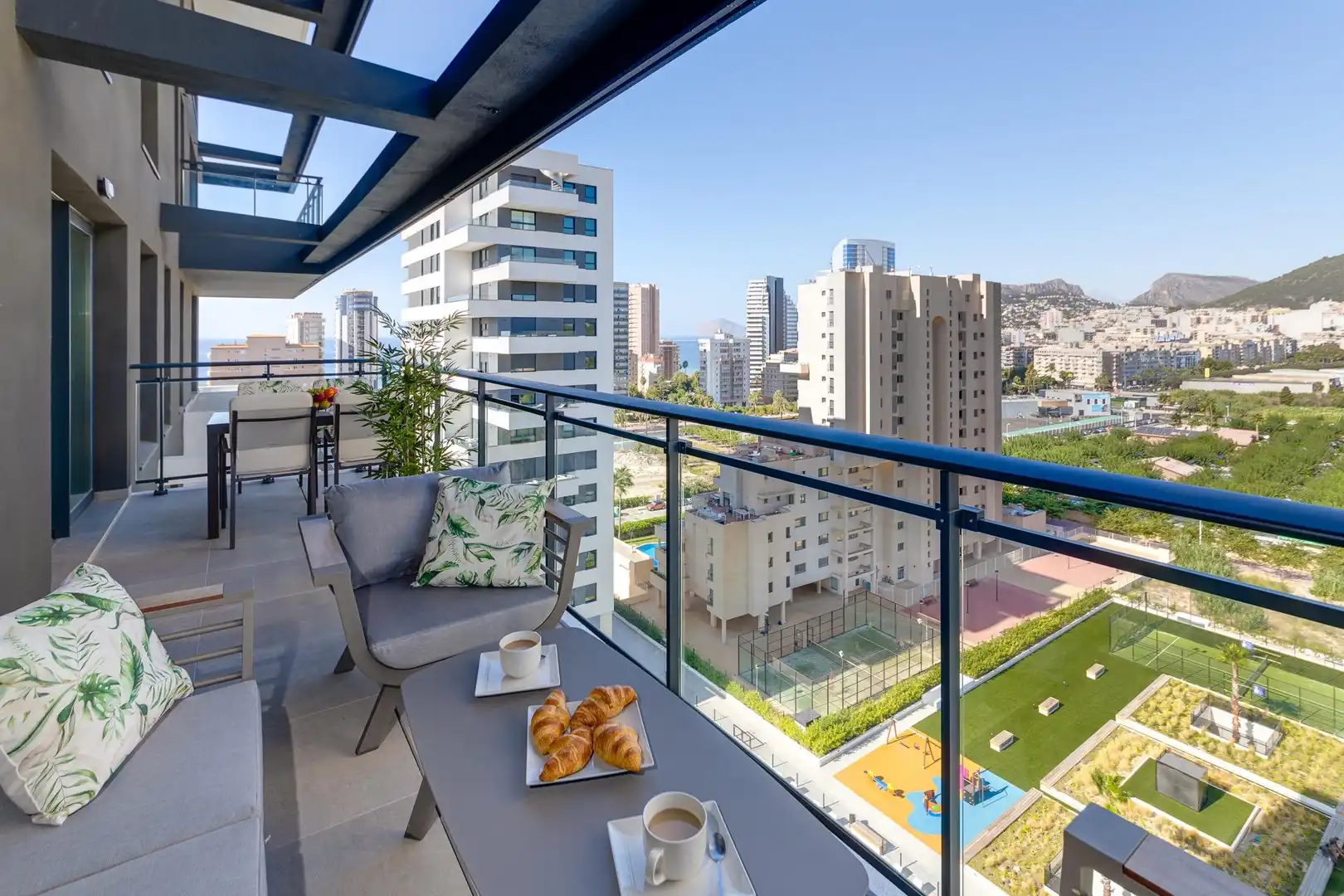 Terraza de Apartamento en venta en Calpe / Calp con Aire acondicionado, Calefacción y Jardín privado