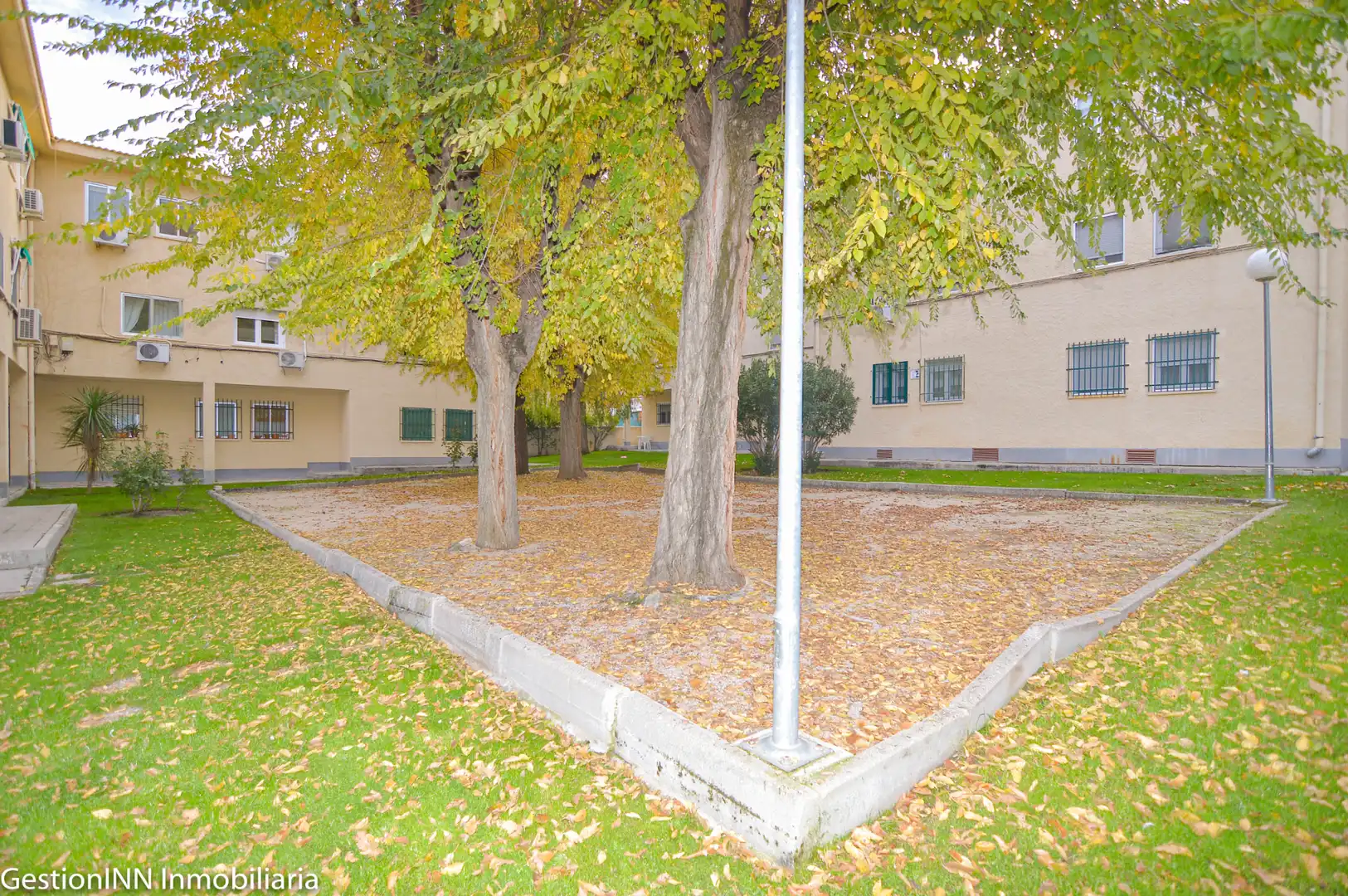 Parking de Dúplex en venta en Villanueva del Pardillo con Aire acondicionado, Calefacción y Horno