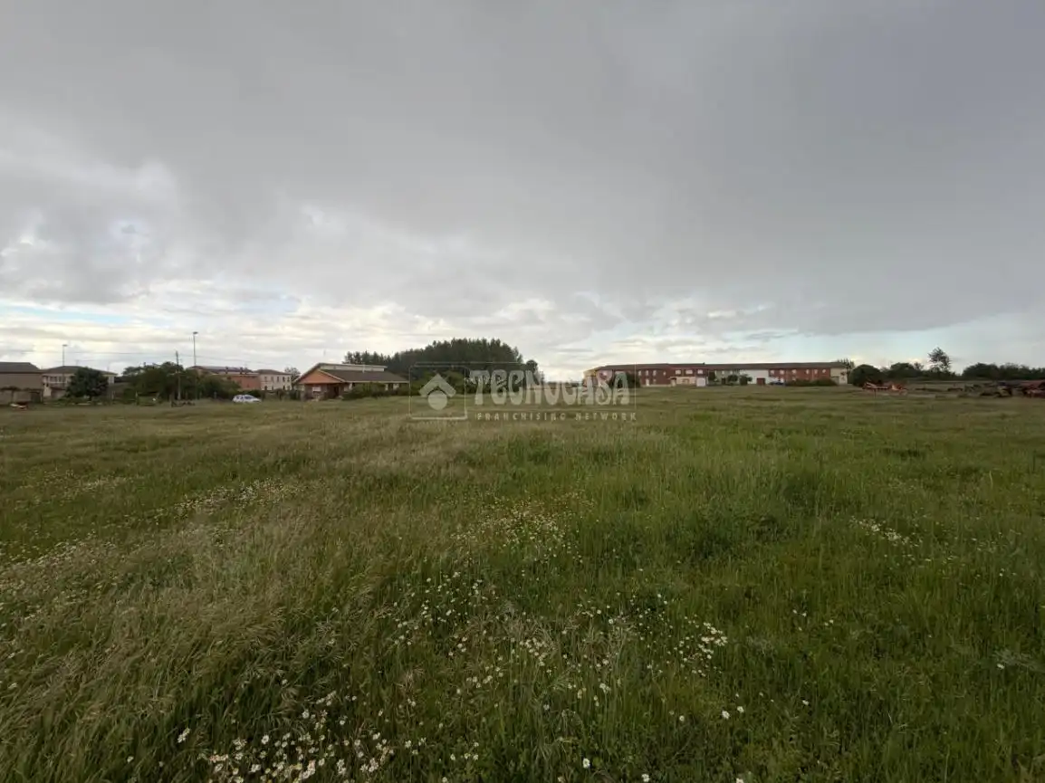 Land for sale in Villanueva de las Manzanas