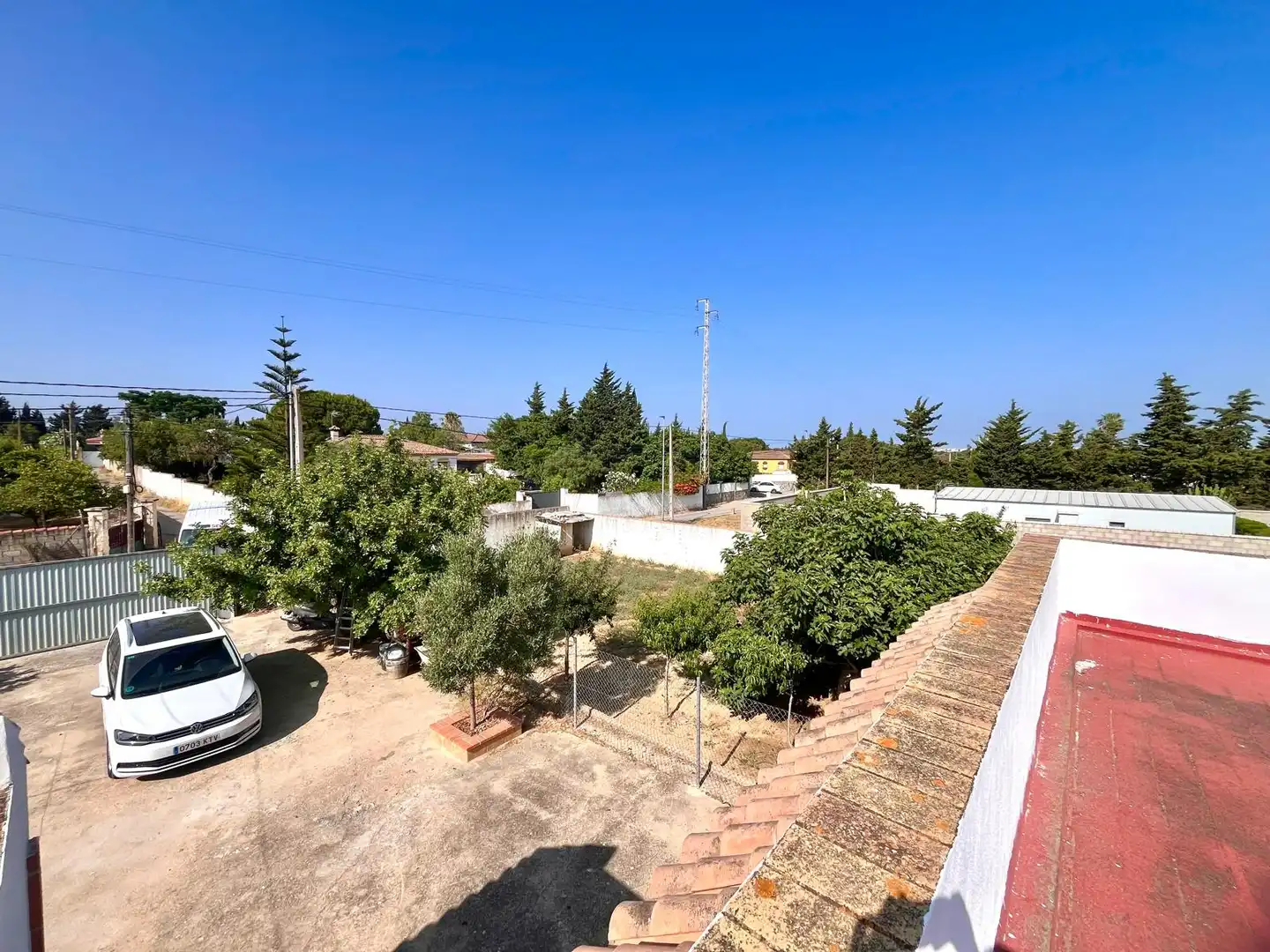 Vista exterior de Casa o xalet en venda en Chiclana de la Frontera amb Jardí privat i Terrassa