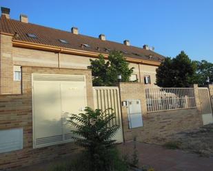 Exterior view of Duplex for sale in Valdetorres de Jarama