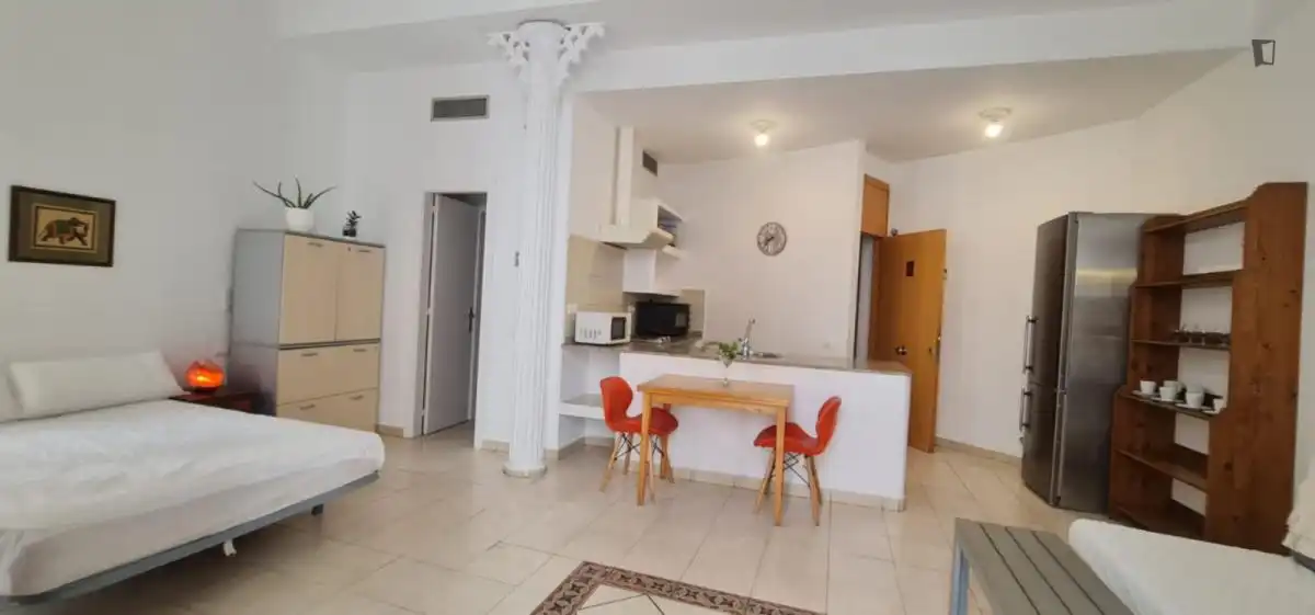 Estudio de alquiler en El Raval