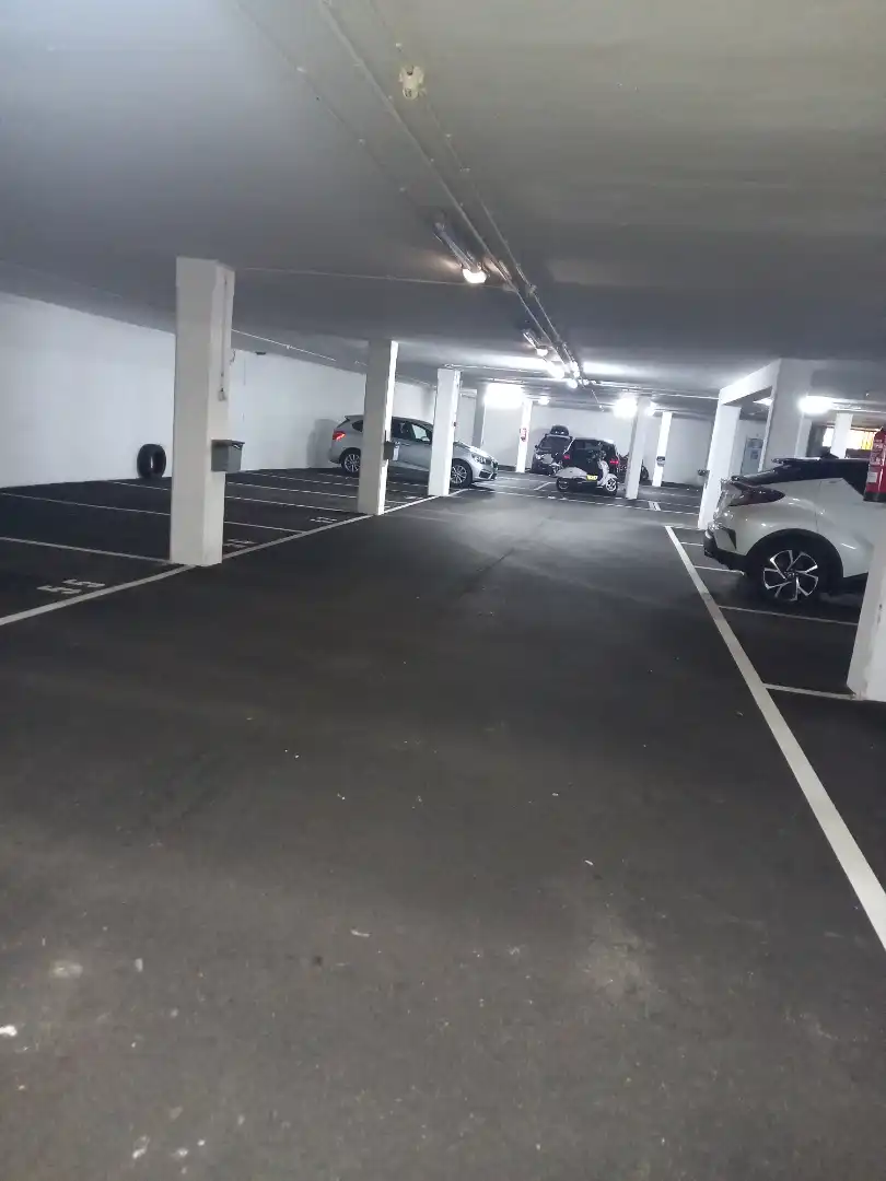 Garatge de lloguer a Roces, Sur