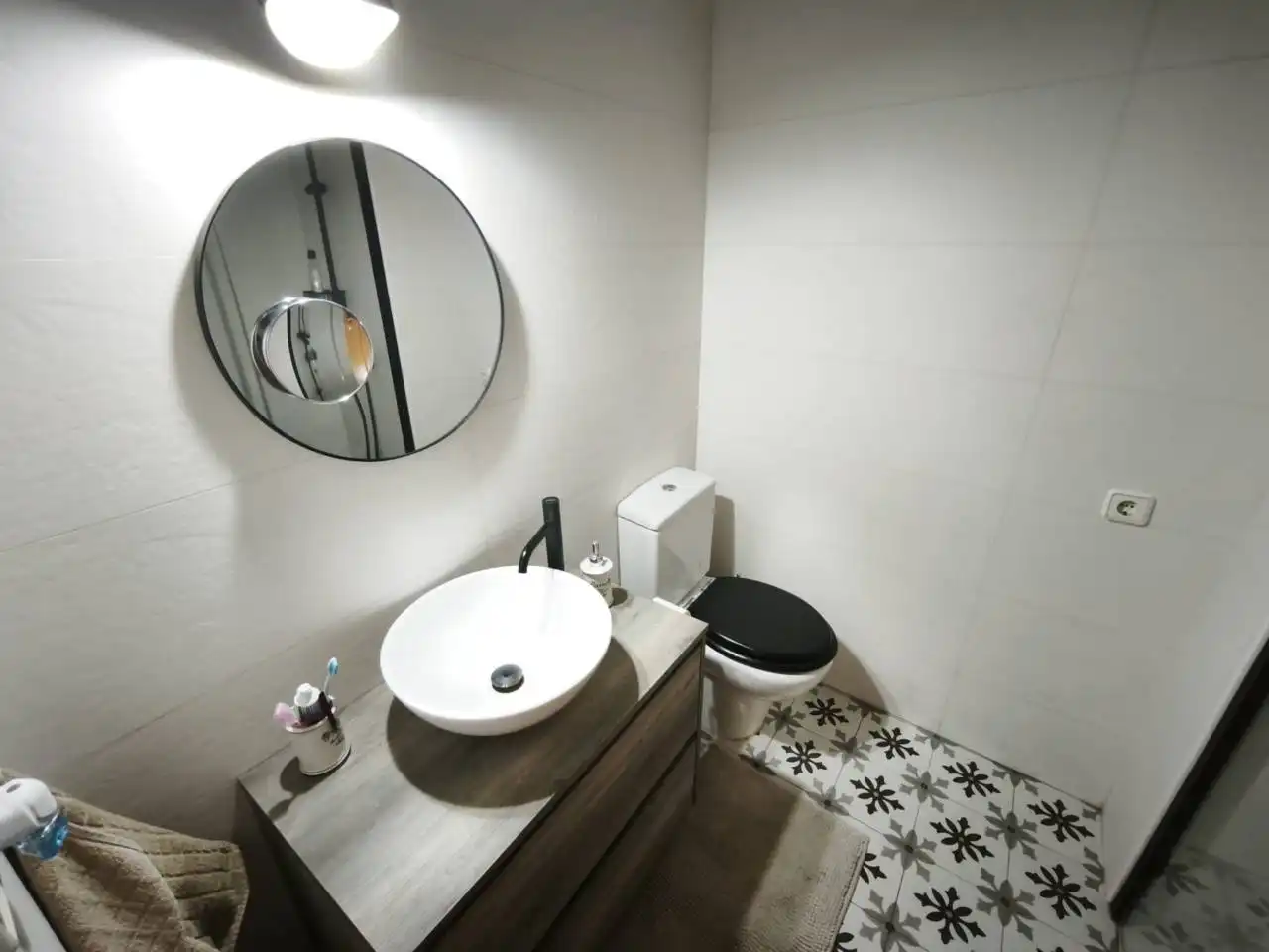 Baño de Casa o chalet en venta en Santa Coloma de Gramenet con Aire acondicionado, Jardín privado y Parquet