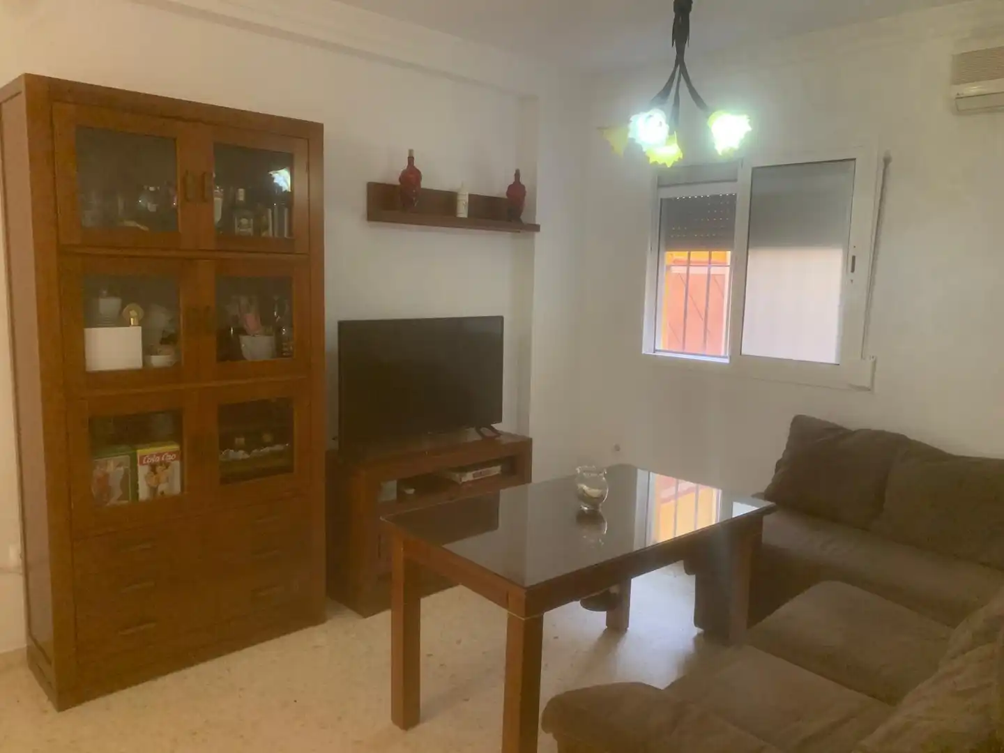 Sala d'estar de Casa adosada en venda en Sanlúcar de Barrameda amb Balcó