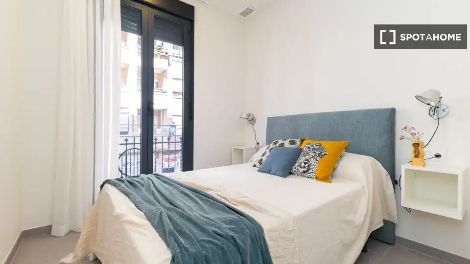 Habitación de Piso de alquiler en Valencia con Aire acondicionado, Calefacción y Amueblado