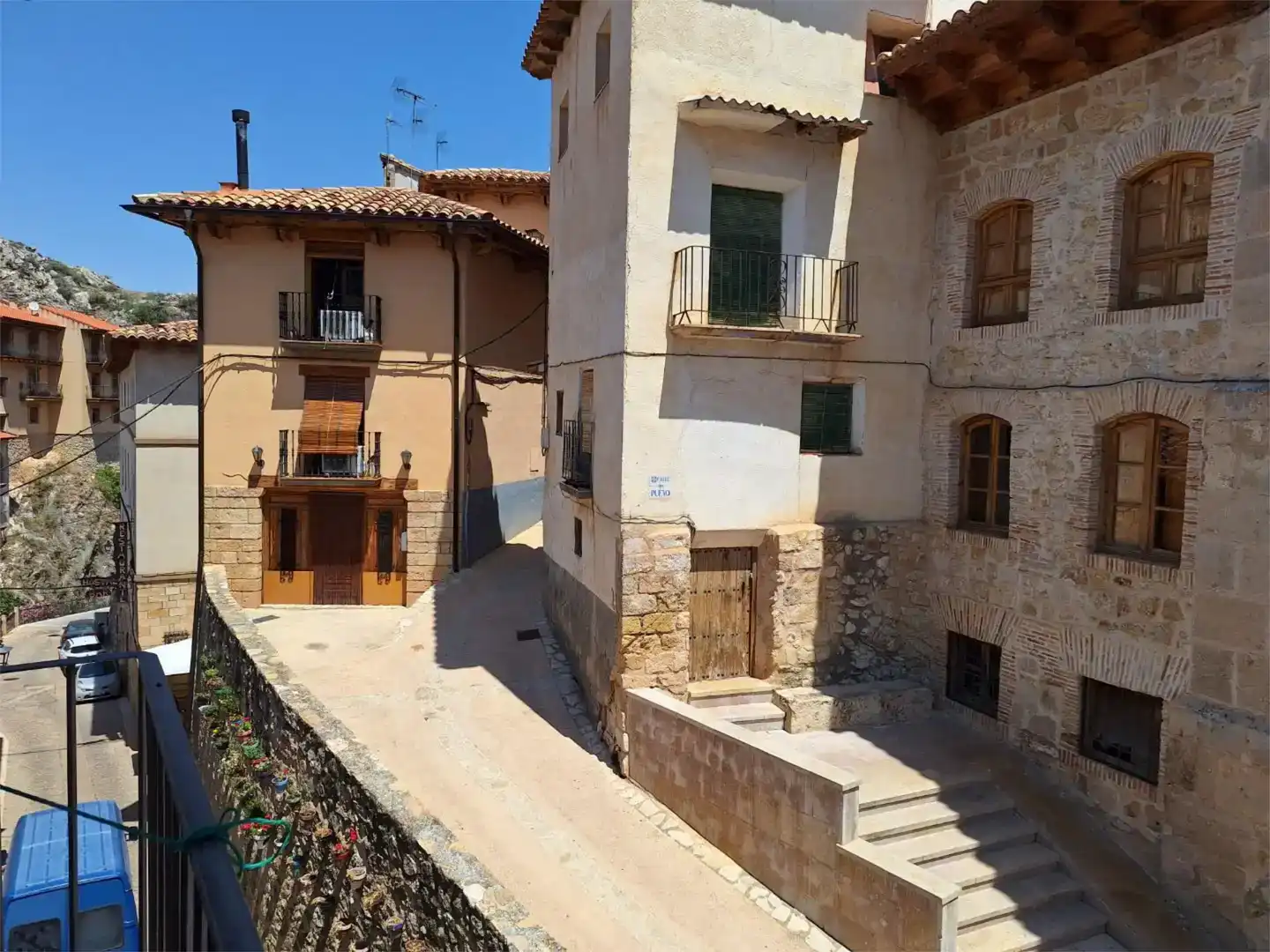 Vista exterior de Pis en venda en Molinos amb Moblat i Balcó