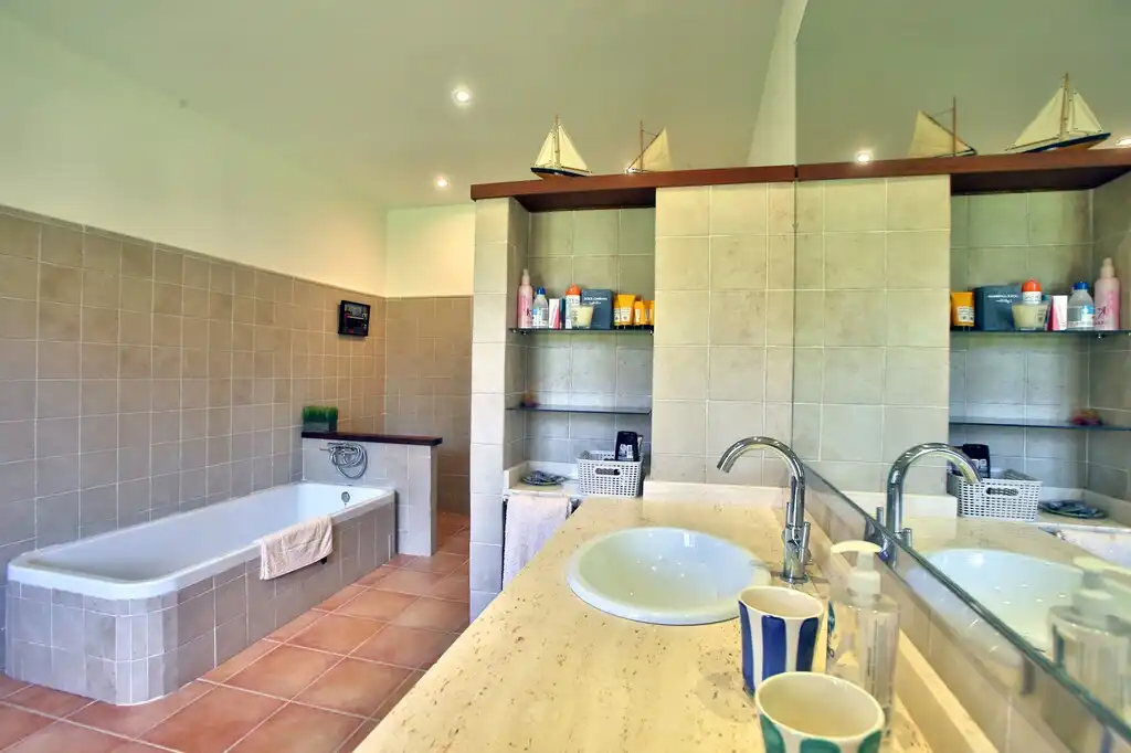 Bathroom of Country homes for sale in Pollença  with Air Conditioner, Heating and Private garden
