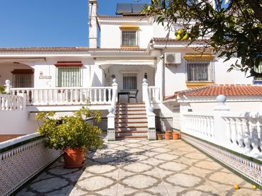 Casa aparellada en venda a Matalascañas