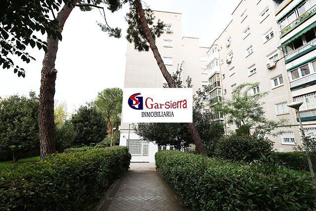 Exterior view of Flat for sale in  Madrid Capital  with Heating